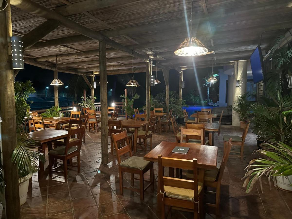 Le Gite Du Bonheur Guest House & Car Rental 타마린 외부 사진