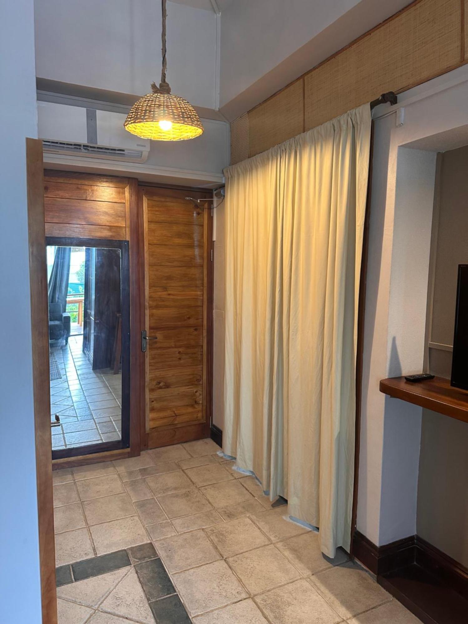 Le Gite Du Bonheur Guest House & Car Rental 타마린 외부 사진