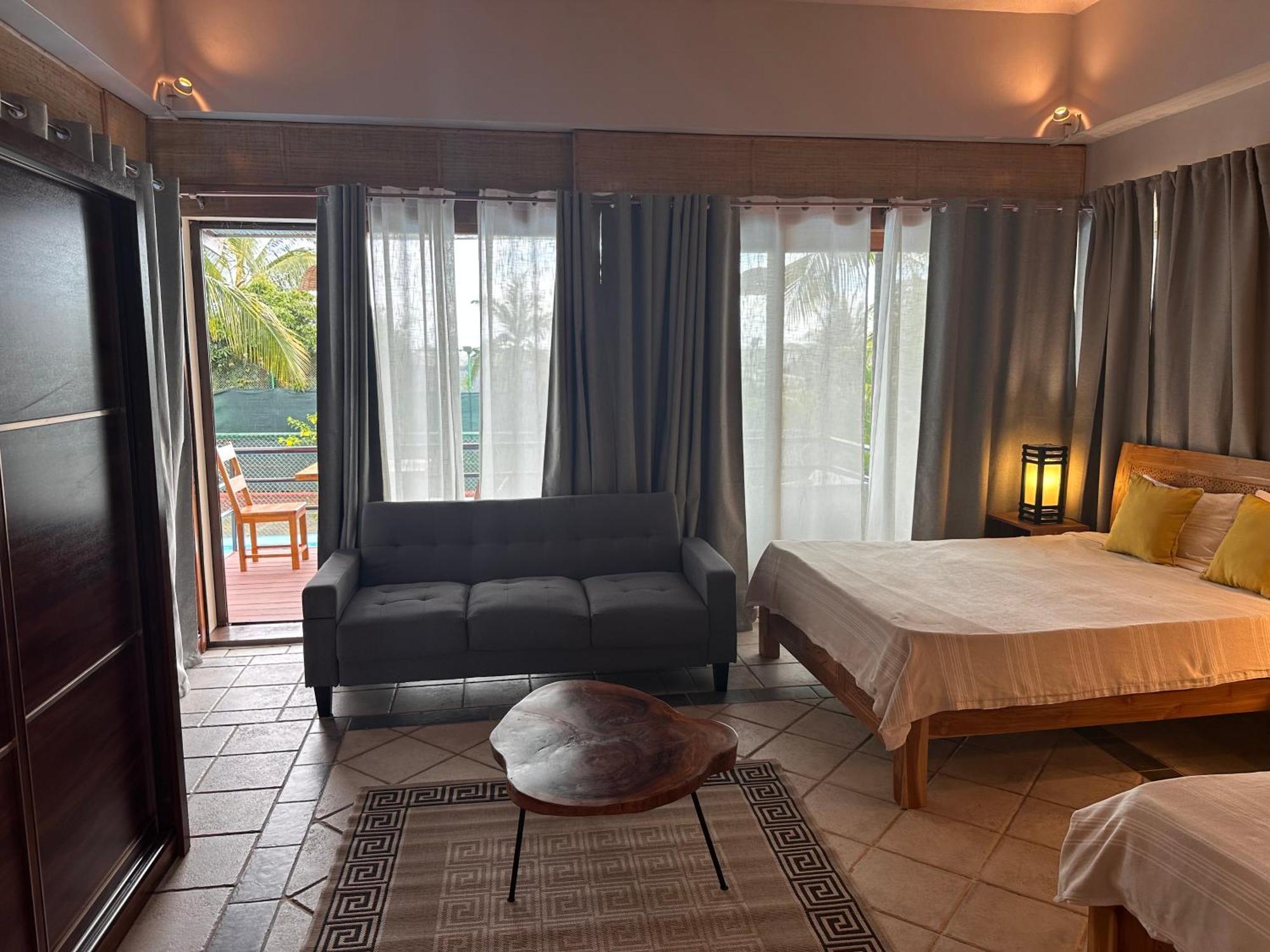 Le Gite Du Bonheur Guest House & Car Rental 타마린 외부 사진