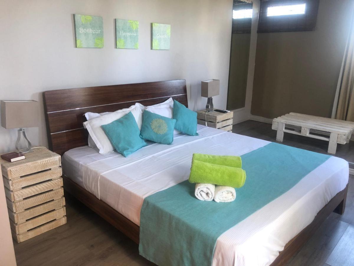 Le Gite Du Bonheur Guest House & Car Rental 타마린 외부 사진